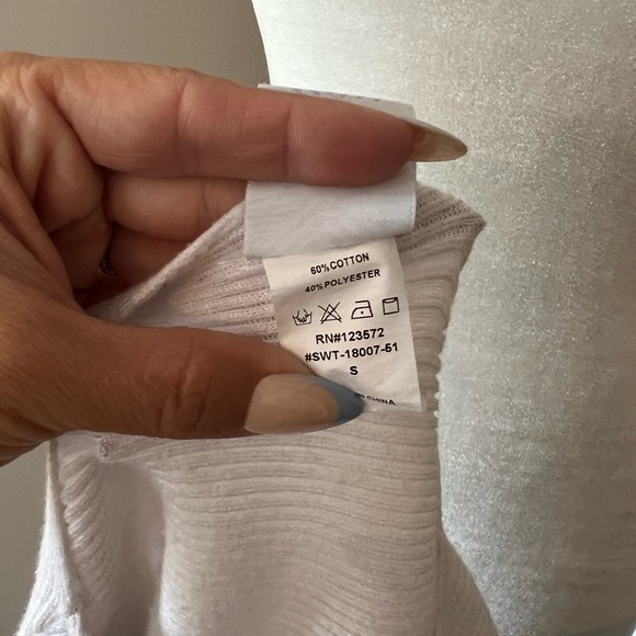 Northern Angel Colorblock Knit Sweater - Picture 5 of 5